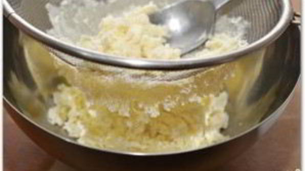 пирожки с творогом и изюмом