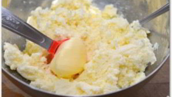 пирожки с творогом и изюмом