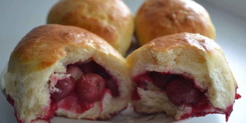 Рецепт пирожки с вишнями