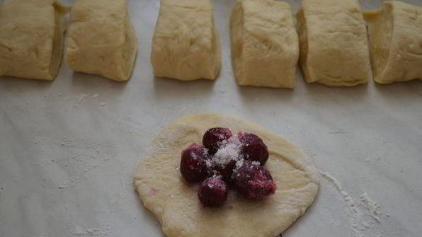 пирожки с вишнями