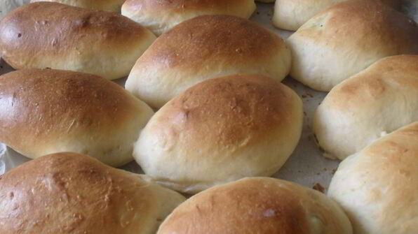 пирожки с зеленым луком и яйцом