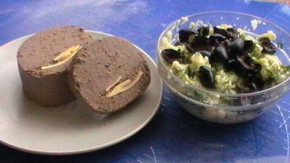 пирожки зимние с домашним паштетом и картофелем