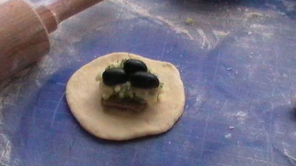 пирожки зимние с домашним паштетом и картофелем