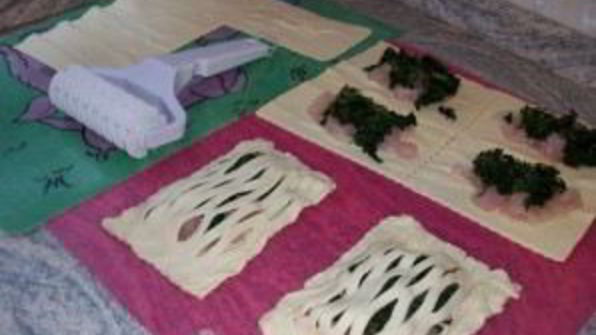 слоеные пирожки с рыбой