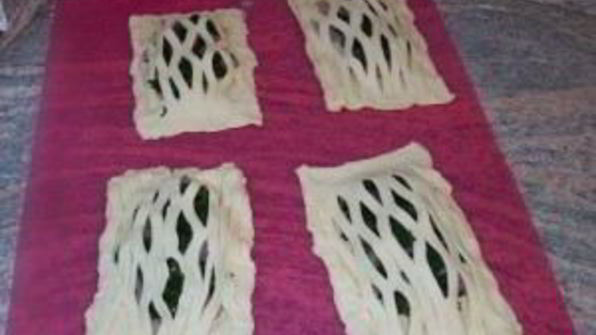 слоеные пирожки с рыбой