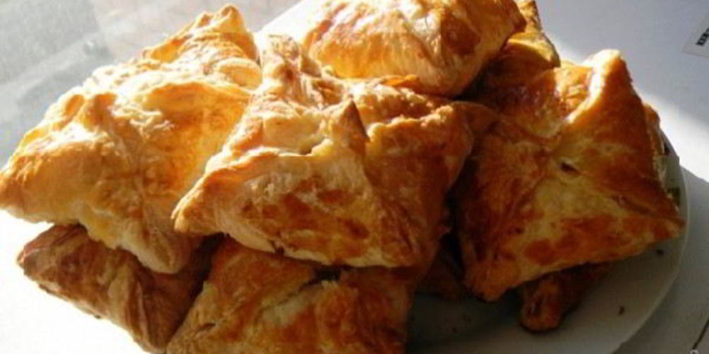 Рецепт слоеные пирожки с творогом