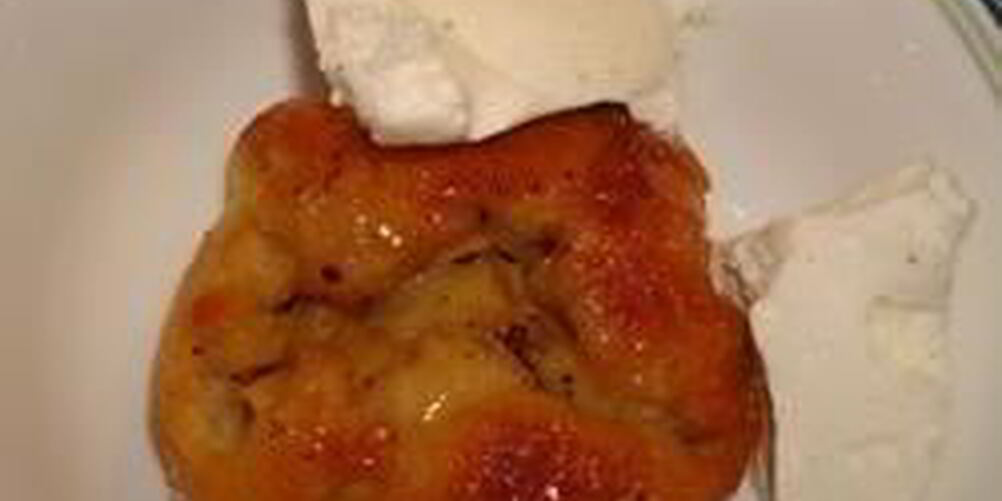 Рецепт яблочные пирожки в сливочно-ванильном соусе