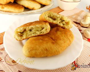 Жареные пирожки из заварного дрожжевого теста
