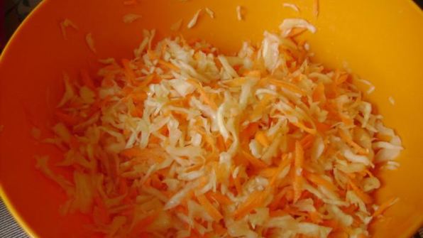 жареные пирожки с капустой