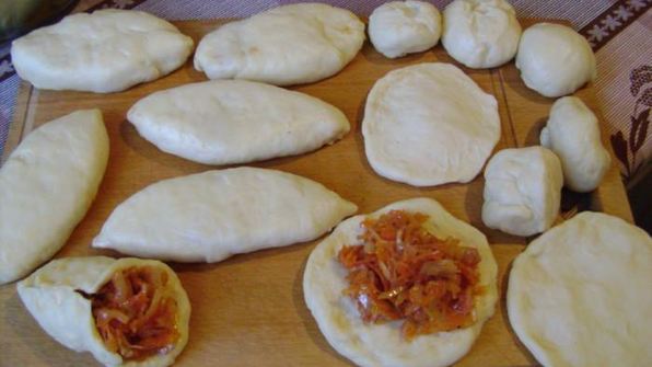 жареные пирожки с капустой