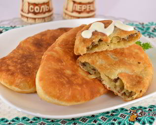 Жареные пирожки с картофелем и печенью