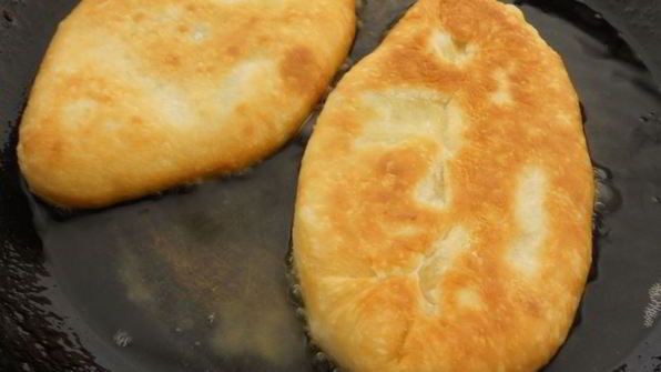 жареные пирожки с картофелем и печенью