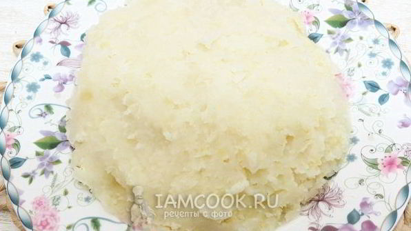 жареные пирожки с картошкой и сосиской