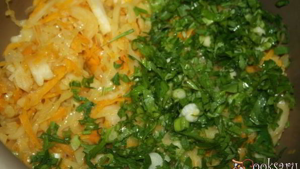 жареные пирожки с квашеной капустой