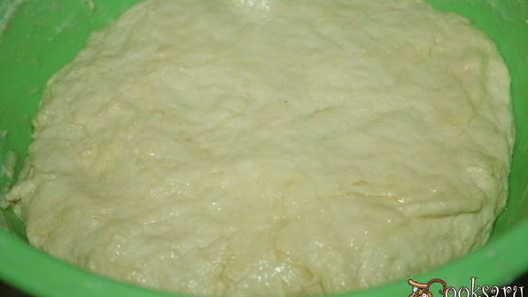 жареные пирожки с квашеной капустой