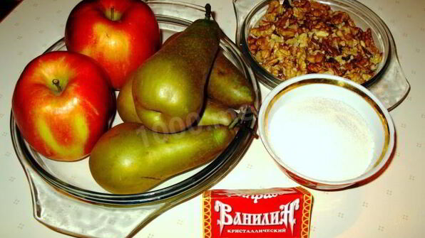 жареные пирожки с яблоками на сковороде