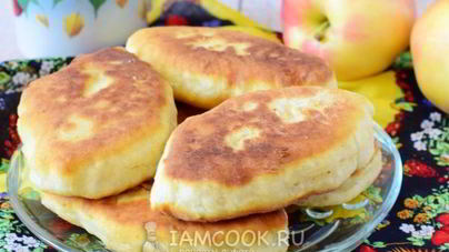 Жареные пирожки с яблоками