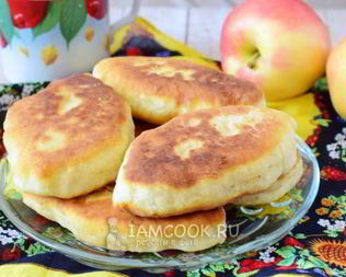 Жареные пирожки с яблоками