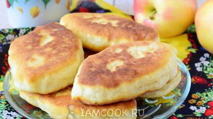 Жареные пирожки с яблоками