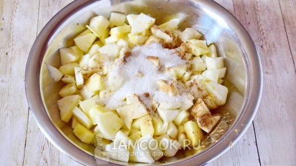 жареные пирожки с яблоками