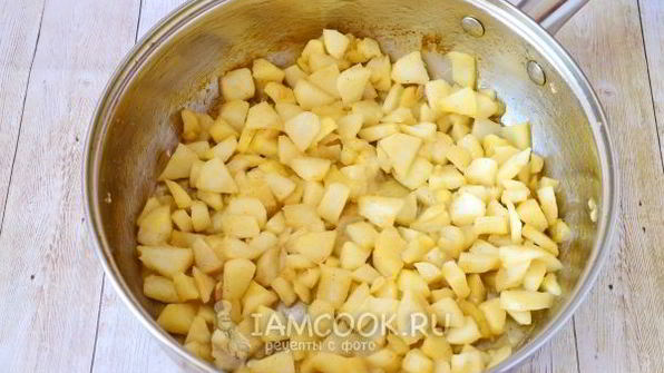 жареные пирожки с яблоками