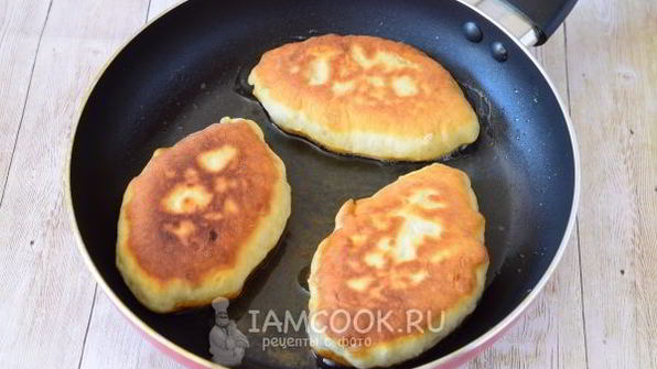 жареные пирожки с яблоками