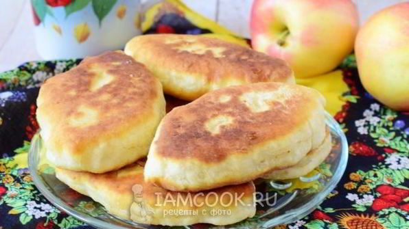 жареные пирожки с яблоками