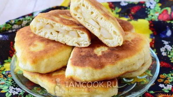 жареные пирожки с яблоками
