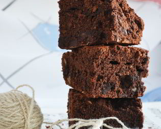 Брауни из черной фасоли с кайенским перцем