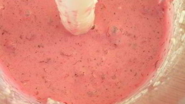 фисташковое пирожное с брусничным семифредо