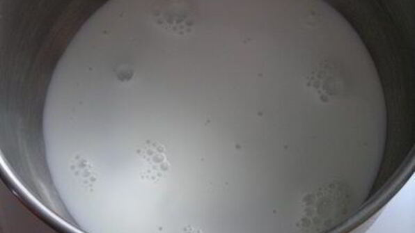 фисташковое пирожное с брусничным семифредо