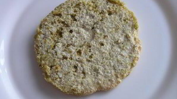 фисташковое пирожное с брусничным семифредо