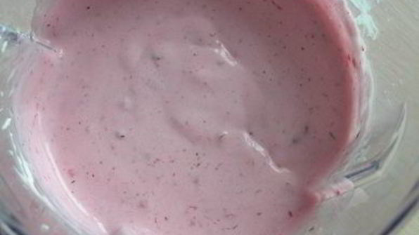 фисташковое пирожное с брусничным семифредо