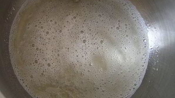 фисташковое пирожное с брусничным семифредо