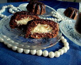 Кокосовые пирожные в шоколаде