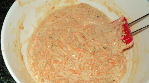 морковно-ореховое пирожное со сметанным кремом