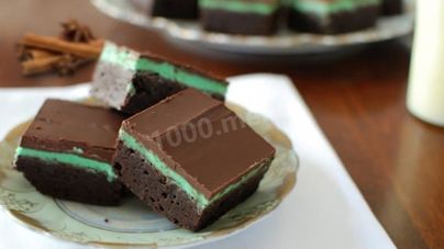 Мятные брауни с шоколадной глазурью