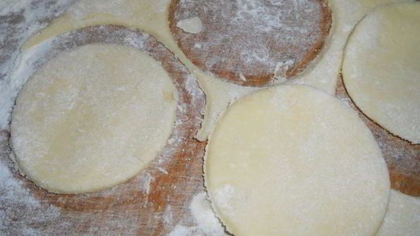 пирожное из творожного теста на сковороде