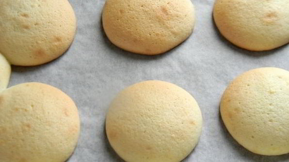 пирожное лакомка