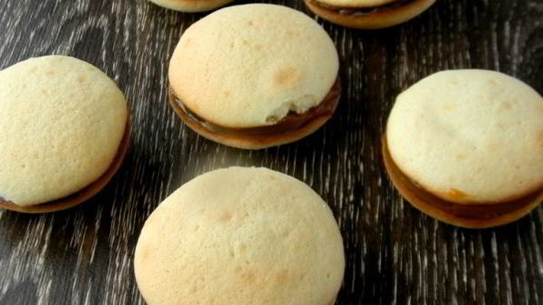 пирожное лакомка