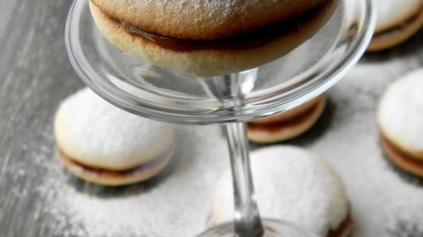 пирожное лакомка