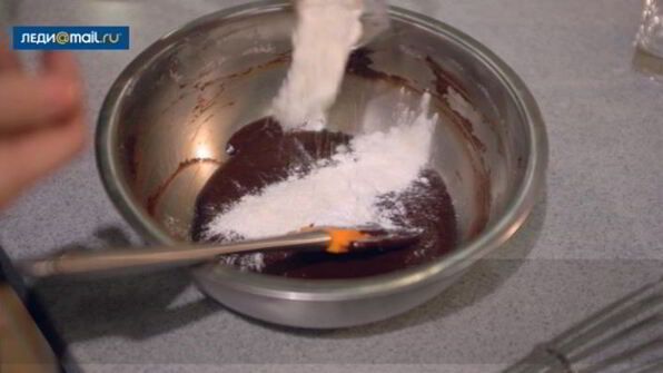 пирожное шоколадная лава