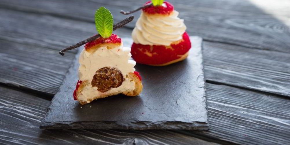 Рецепт пирожное шу с вишневым конфи