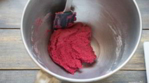 пирожное шу с вишневым конфи