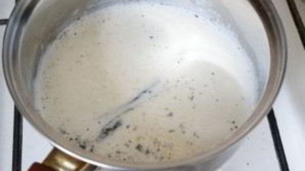 пирожное шу с вишневым конфи