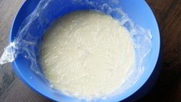 пирожное шу с вишневым конфи