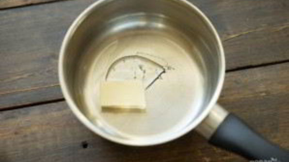 пирожное шу с вишневым конфи