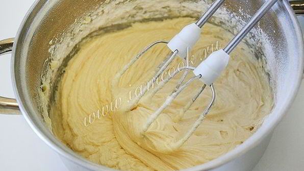 пирожные персики