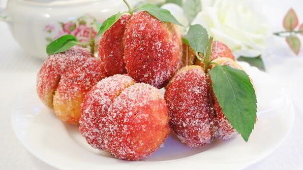 пирожные персики