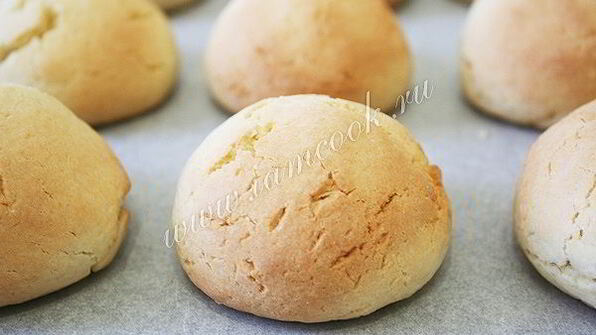 пирожные персики